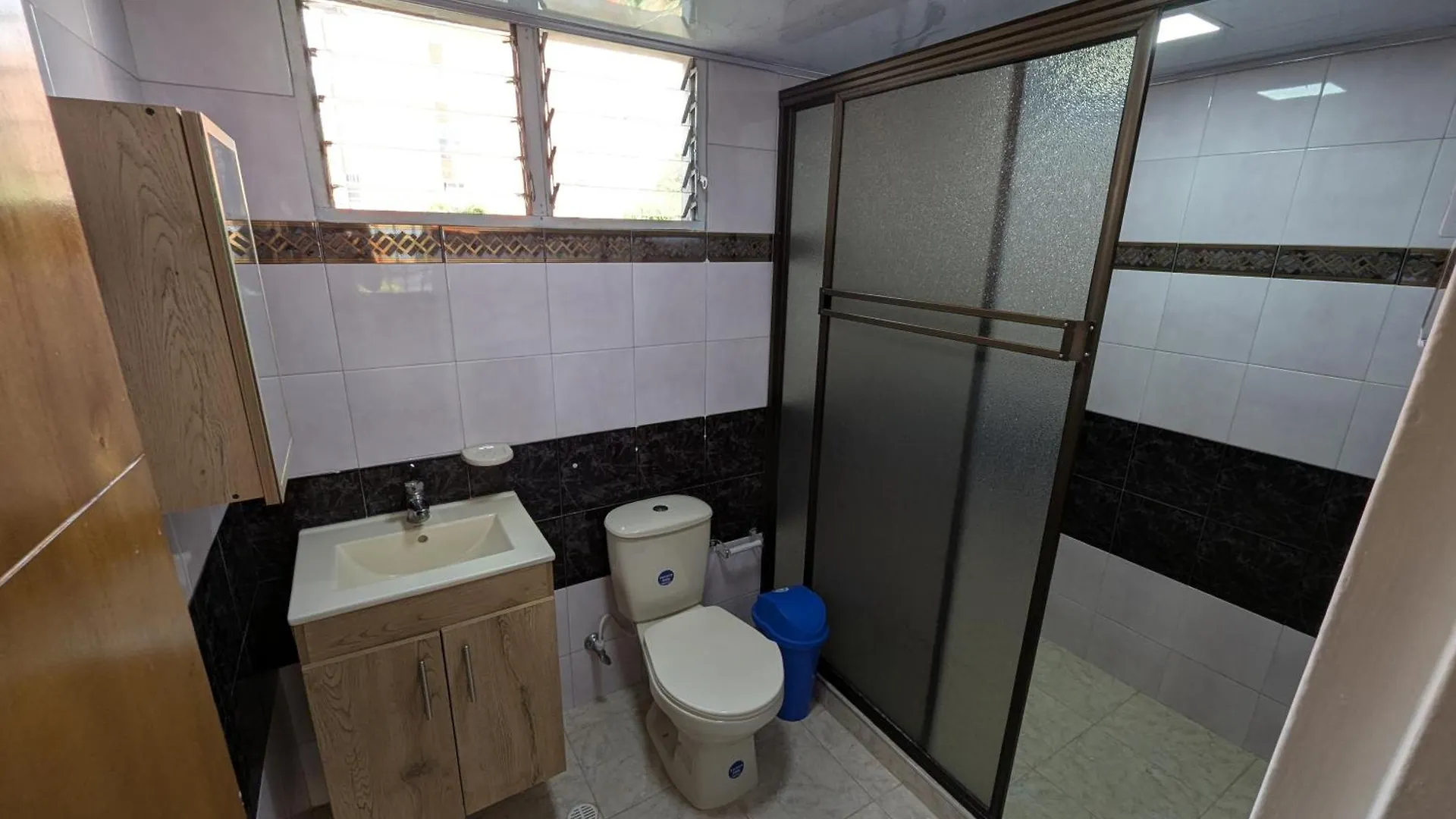 Amplio Apto Con Jacuzzy Terraza 2B 4Hab Laureles Medellin